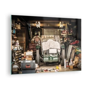 Glasbild - Bild auf glas - Vintage-Garage mit einem mit einem Tuch abgedeckten Auto, umgeben von Werkzeugen und Kisten - 70x50cm - Zurück in die Vergangenheit - Moderne Wanddekoration für Wohnzimmer und Schlafzimmer ARTTOR