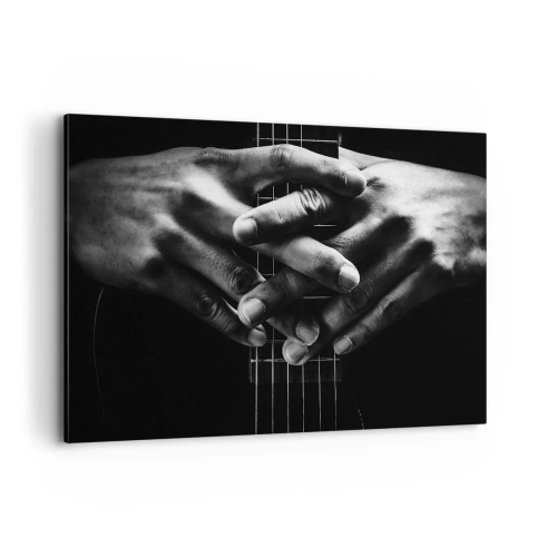 Bild auf Leinwand - Leinwandbild - Hände auf einer Gitarre in einem monochromen Ton gefaltet - 120x80cm - Gebet des Künstlers - Moderne Wanddekoration für Wohnzimmer und Schlafzimmer ARTTOR