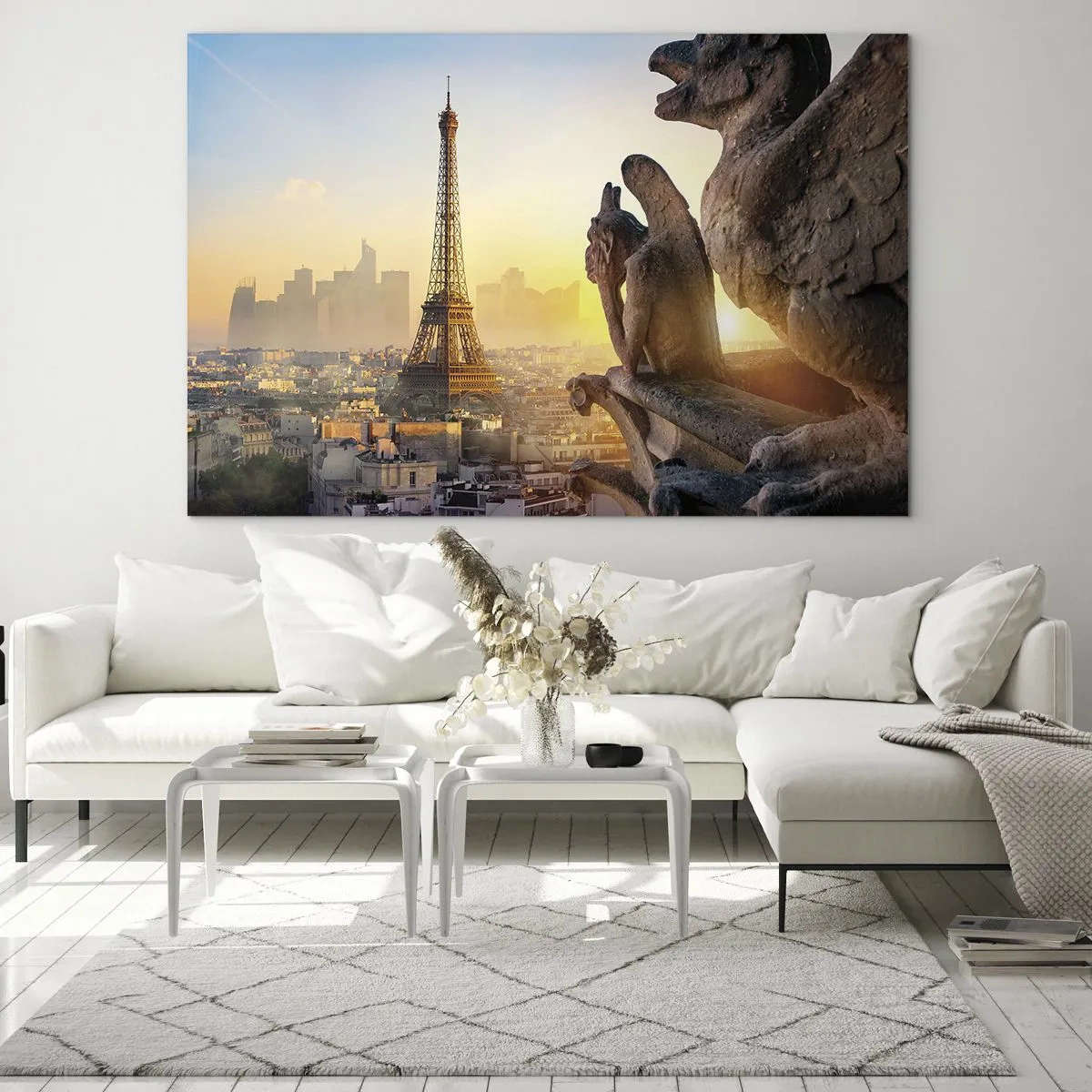 Glasbild - Bild auf glas - Der Eiffelturm im Morgennebel mit Blick auf Paris und gotische Skulpturen - 100x70cm - Vieles hat sich geändert ... - Moderne Wanddekoration für Wohnzimmer und Schlafzimmer ARTTOR