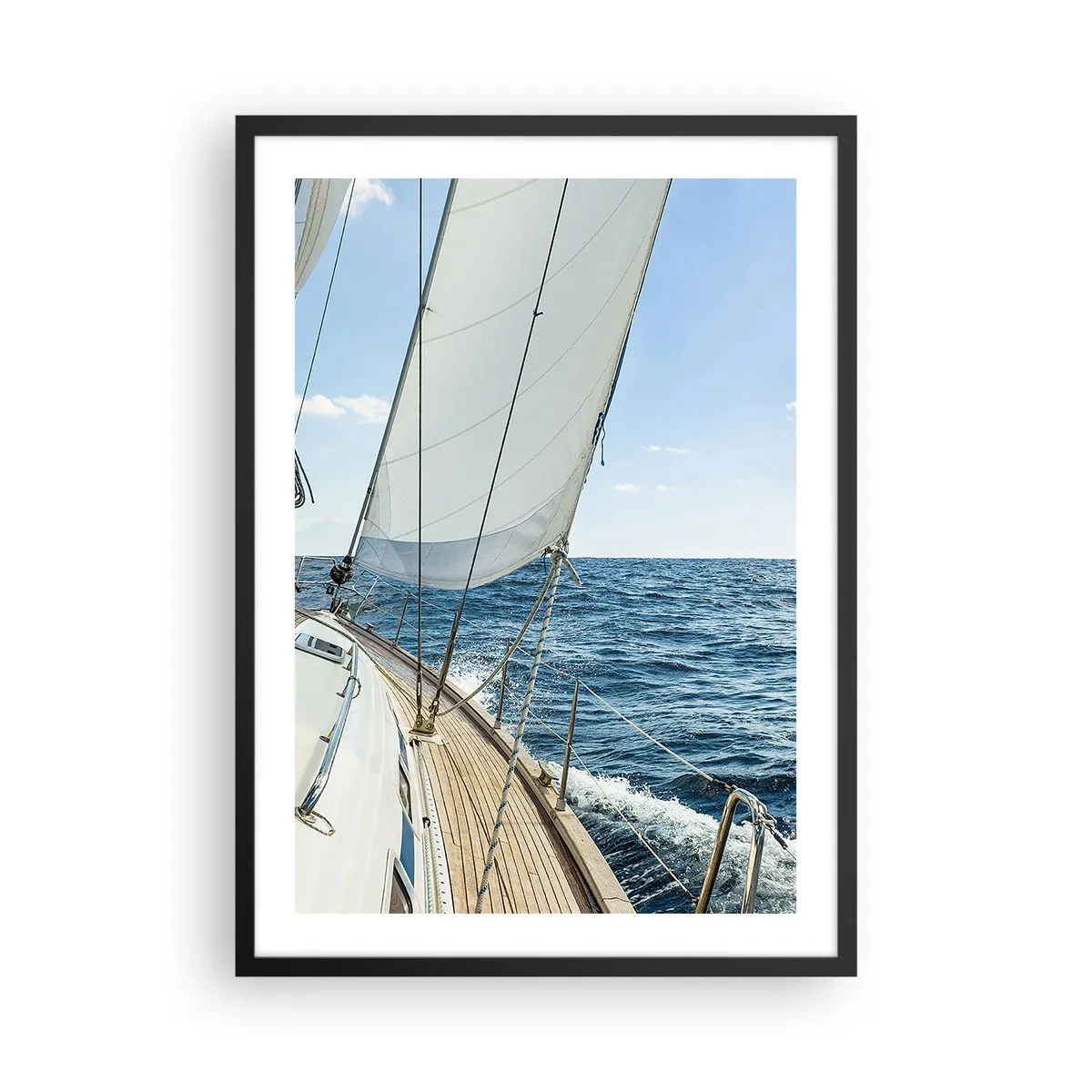 Poster in einem schwarzem Rahmen - Ein Segelboot auf hoher See an einem sonnigen Tag - 50x70cm - Ahoi, Abenteuer - Moderne Wanddekoration für Wohnzimmer und Schlafzimmer ARTTOR