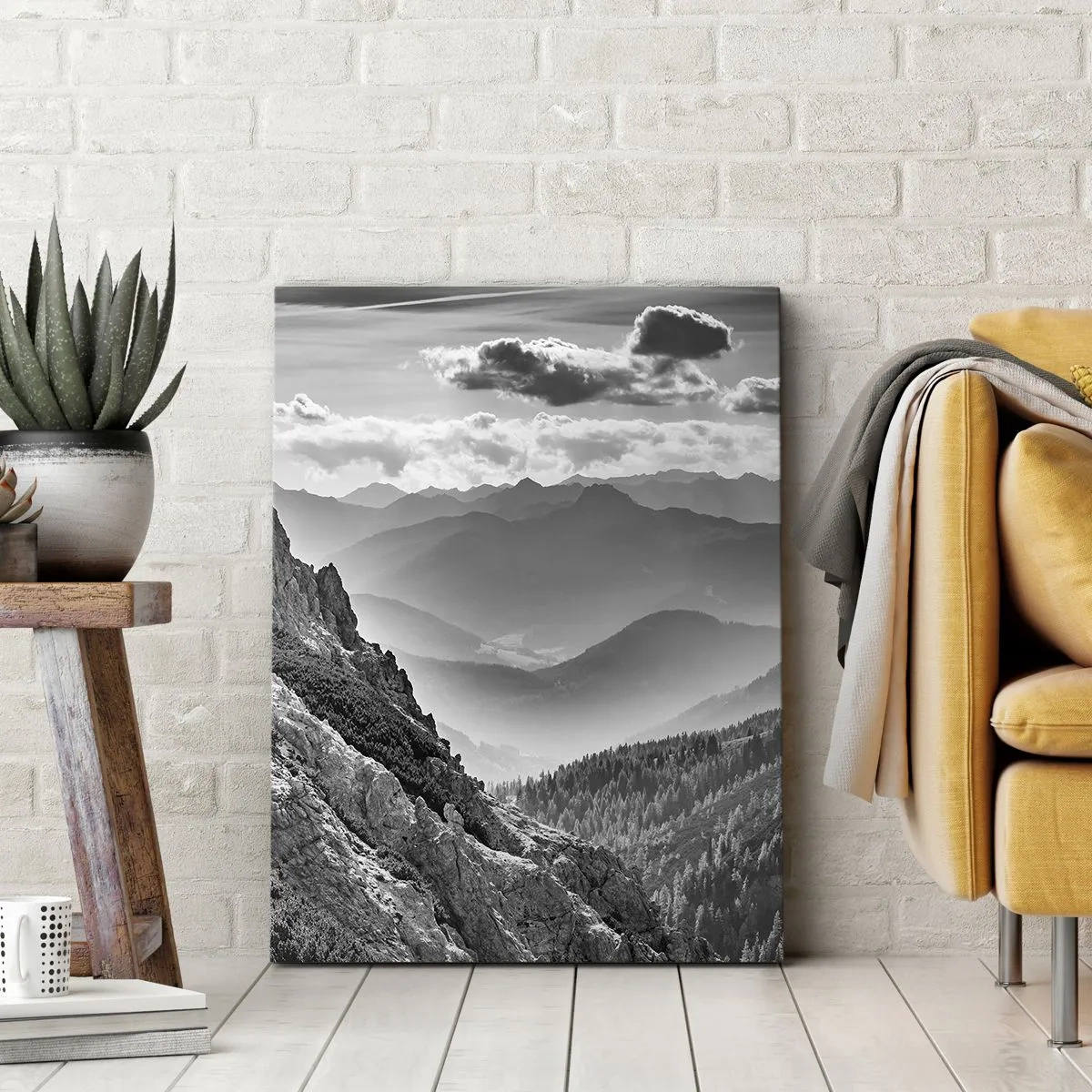 Bild auf Leinwand - Leinwandbild - Schwarz-weiße Berglandschaft mit Wolken über den Gipfeln - 80x120cm - Bis zum Horizont - Moderne Wanddekoration für Wohnzimmer und Schlafzimmer ARTTOR