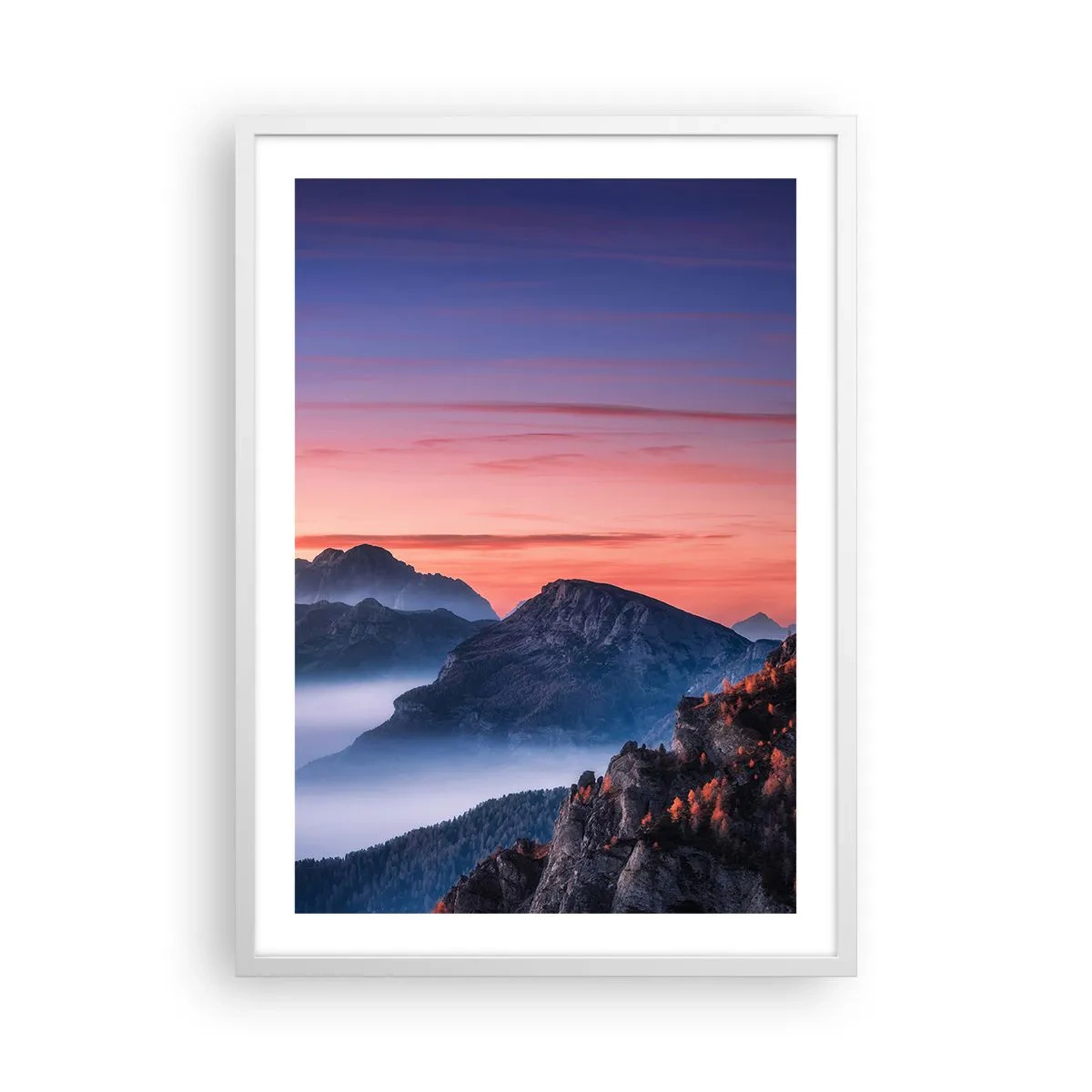 Poster in einem weißen Rahmen - Über die Täler - 50x70 cm