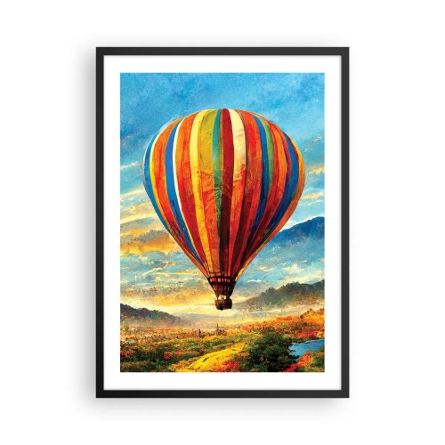 Poster in einem schwarzem Rahmen - Ein bunter Ballon über einer malerischen Landschaft - 50x70cm - In der Stille sieht man mehr - Moderne Wanddekoration für Wohnzimmer und Schlafzimmer ARTTOR