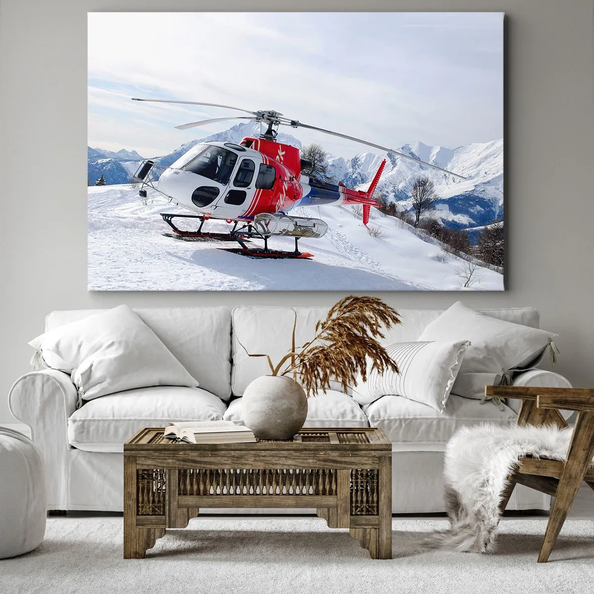 Bild auf Leinwand - Leinwandbild - Ein roter Hubschrauber vor einer verschneiten Berglandschaft. - 70x50cm - Immer bereit - Moderne Wanddekoration für Wohnzimmer und Schlafzimmer ARTTOR