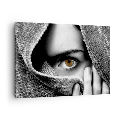 Bild auf Leinwand - Leinwandbild - Porträt einer Frau mit bernsteinfarbenen Augen, bedeckt mit einem Stoff in Grautönen. - 70x50cm - Erfahre das Geheimnis - Moderne Wanddekoration für Wohnzimmer und Schlafzimmer ARTTOR