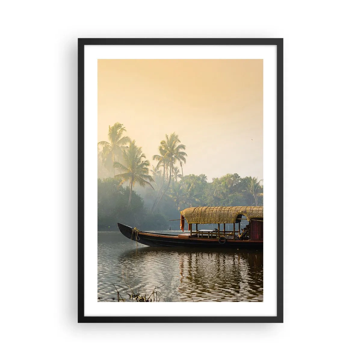 Poster in einem schwarzem Rahmen - Traditionelles Boot auf einem Fluss zwischen Palmen bei Sonnenuntergang - 50x70cm - Haus am Fluss - Moderne Wanddekoration für Wohnzimmer und Schlafzimmer ARTTOR