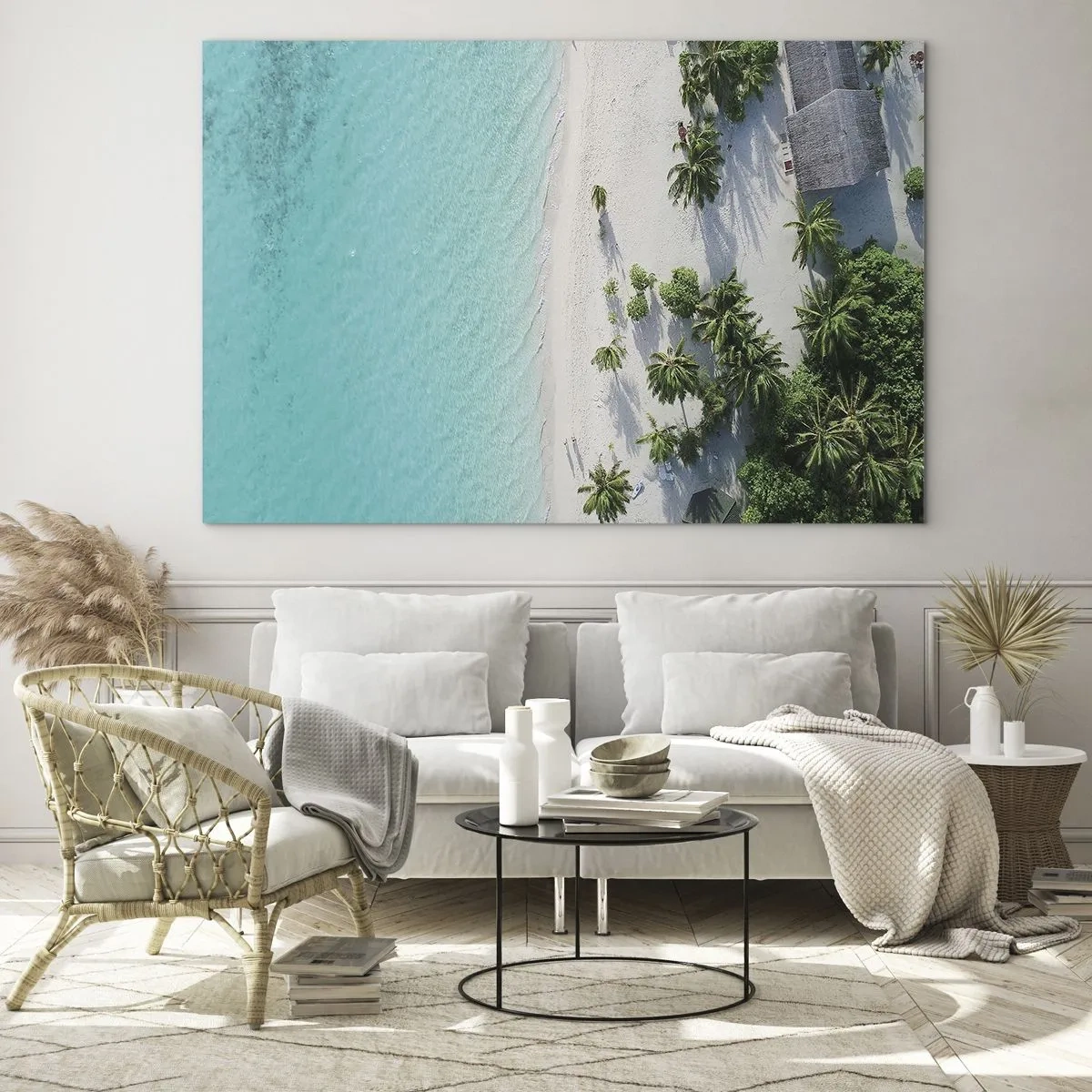 Glasbild - Bild auf glas - Eine Vogelperspektive auf einen tropischen Strand mit Palmen und türkisfarbenem Meer - 70x50cm - Urlaub im Paradies - Moderne Wanddekoration für Wohnzimmer und Schlafzimmer ARTTOR