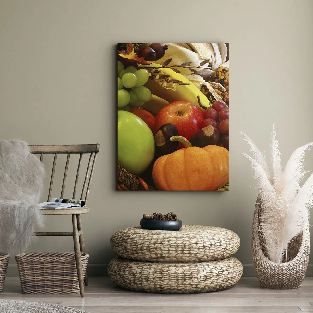 Bild auf Leinwand - Leinwandbild - Ein Korb mit Obst, Kürbissen und Mais vor einem Hintergrund aus Herbstfarben. - 50x70cm - Ein Korb voller Ernte - Moderne Wanddekoration für Wohnzimmer und Schlafzimmer ARTTOR
