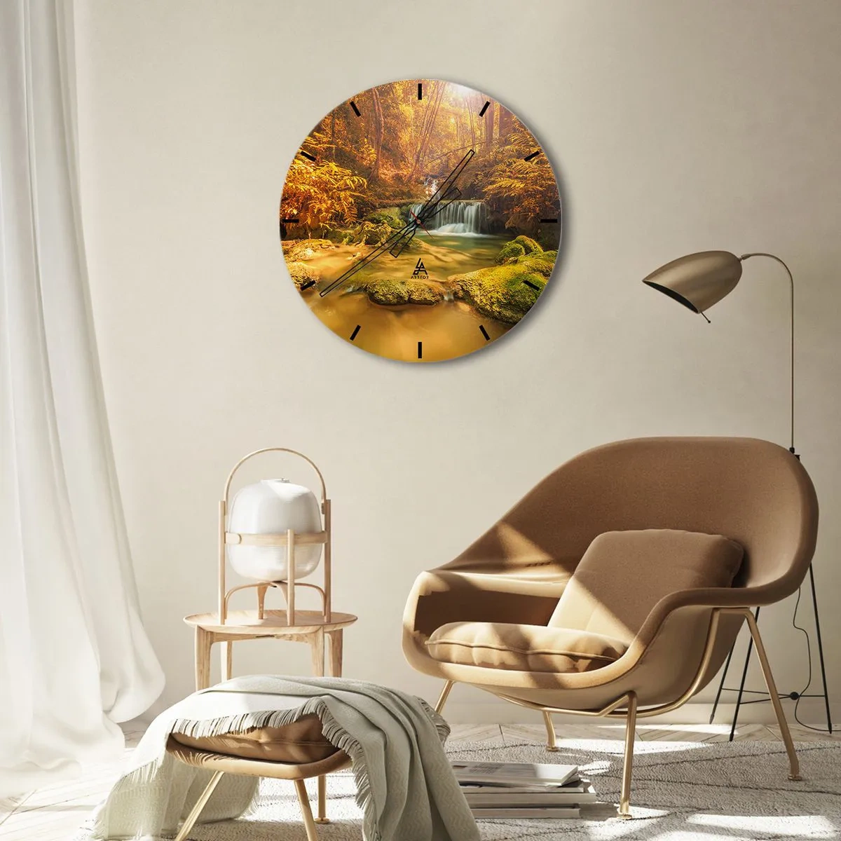 Wanduhr - Glasuhr - Ein goldener Wasserfall, umgeben von üppiger Vegetation - 30x30cm - Waldkaskade in Gold - Moderne Wanddekoration für Wohnzimmer, Küche und Schlafzimmer ARTTOR