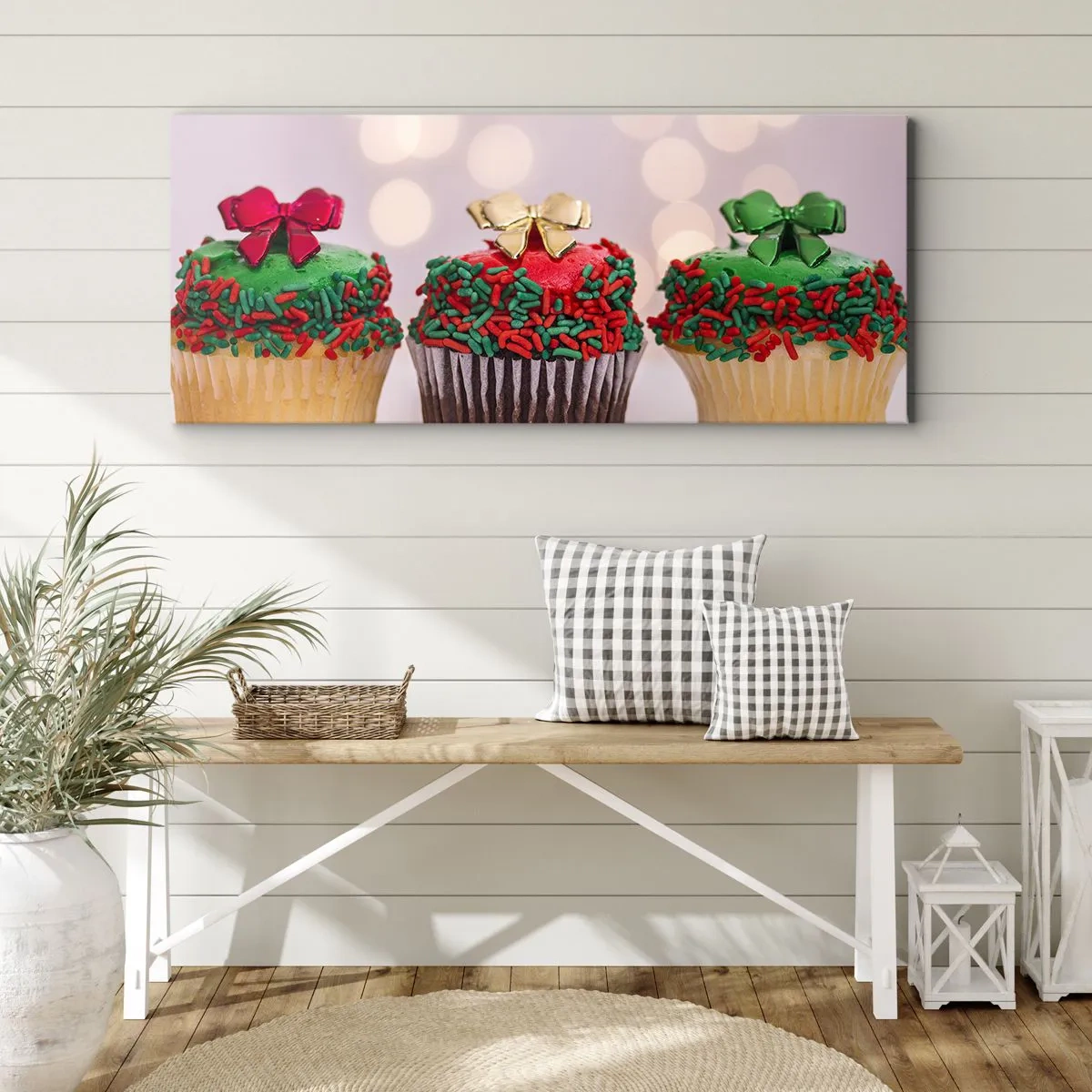 Bild auf Leinwand - Leinwandbild - Weihnachts-Cupcakes mit bunten Streuseln und Schleifen - 140x50cm - Süßigkeiten bis zu der Schleife - Moderne Wanddekoration für Wohnzimmer und Schlafzimmer ARTTOR