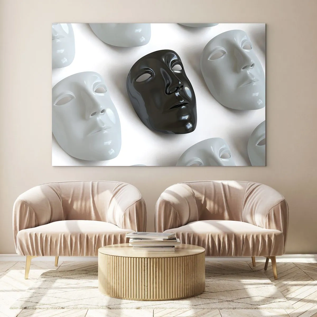Glasbild - Bild auf glas - Eine schwarz-weiße Maske vor einem Hintergrund aus weißen Masken auf hellem Hintergrund - 100x70cm - Wie hebt man sich ab? - Moderne Wanddekoration für Wohnzimmer und Schlafzimmer ARTTOR