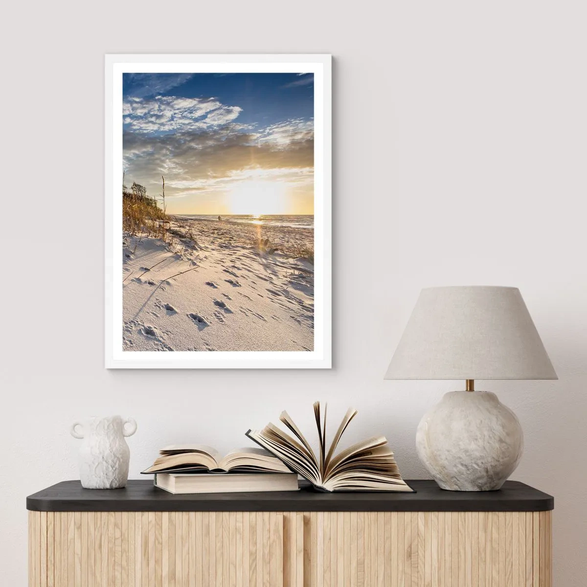 Poster in einem weißen Rahmen - Einladung zu einem Spaziergang - 70x100 cm