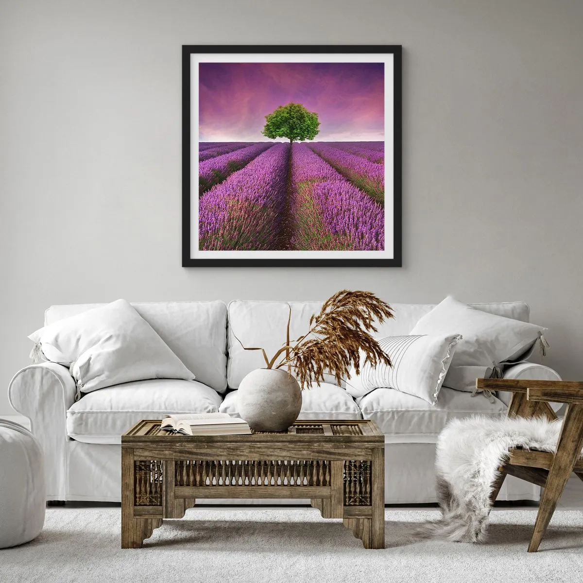 Poster in einem schwarzem Rahmen - Auf Lavendelfeldern - 30x30 cm