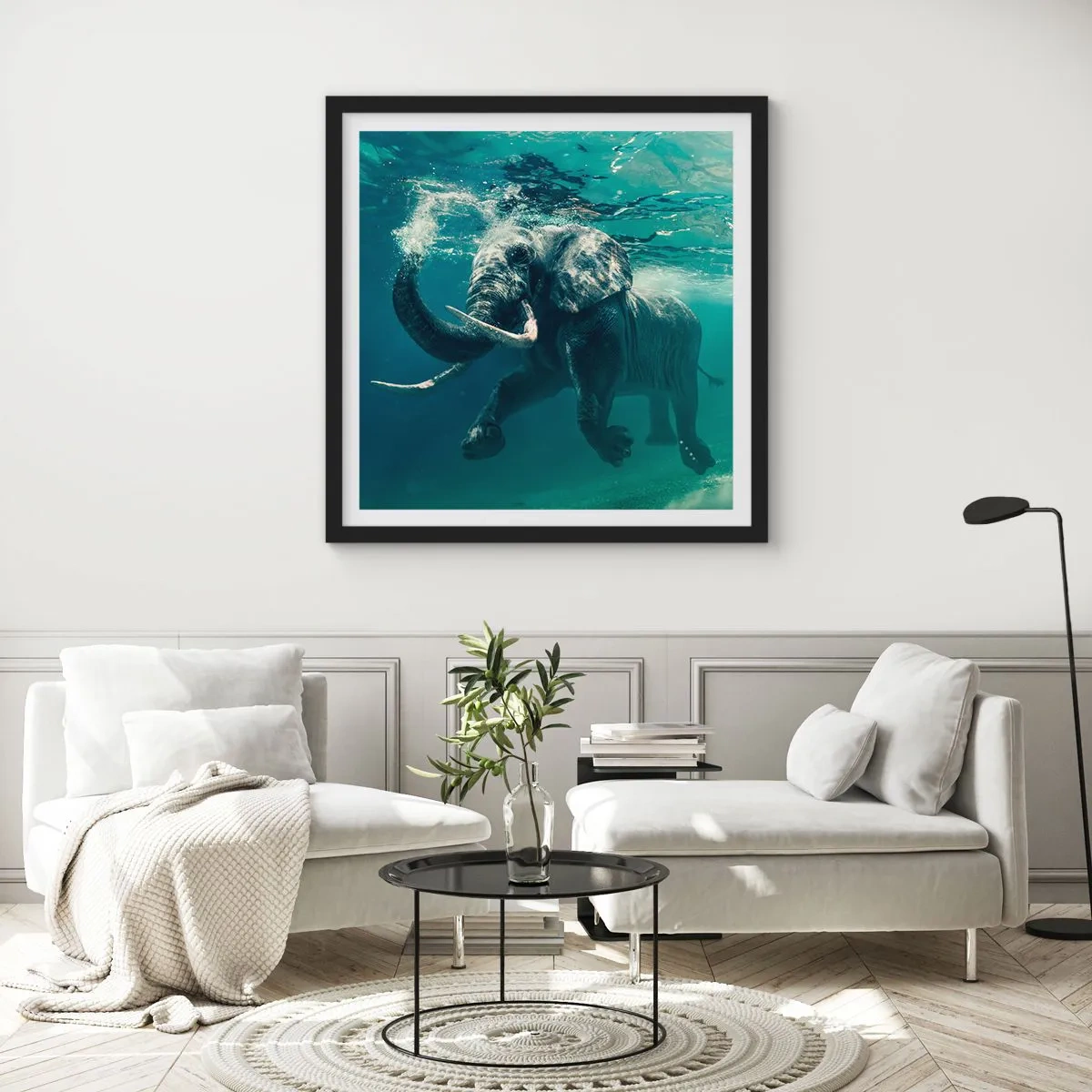 Poster in einem schwarzem Rahmen - Jeder schwimmt gerne - 30x30 cm