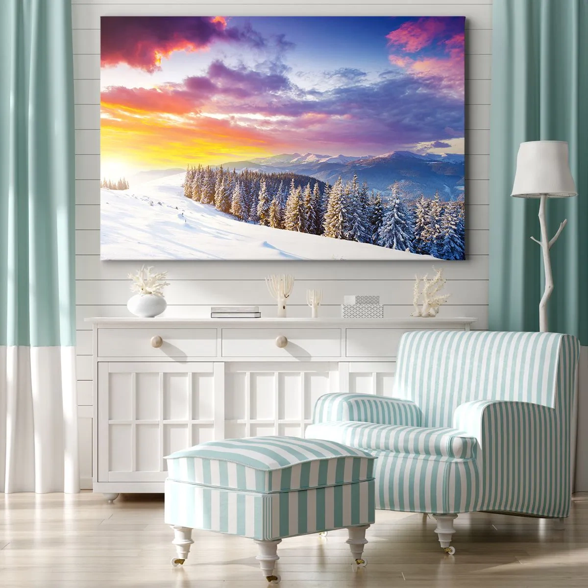 Bild auf Leinwand - Leinwandbild - Winterlandschaft mit Bergen und Wald bei Sonnenuntergang - 120x80cm - Am helllichten Tag - Moderne Wanddekoration für Wohnzimmer und Schlafzimmer ARTTOR
