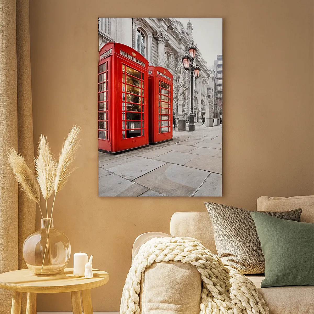 Bild auf Leinwand - Leinwandbild - Rote Telefonzellen vor dem Hintergrund der Stadtlandschaft - 50x70cm - Willkommen in London - Moderne Wanddekoration für Wohnzimmer und Schlafzimmer ARTTOR