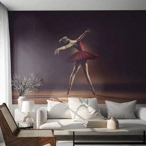 Fototapete Standard Eco - Ballerina im roten Kleid - 100x70cm - Eine Primaballerina - Moderne Wanddekoration für Wohnzimmer und Schlafzimmer ARTTOR