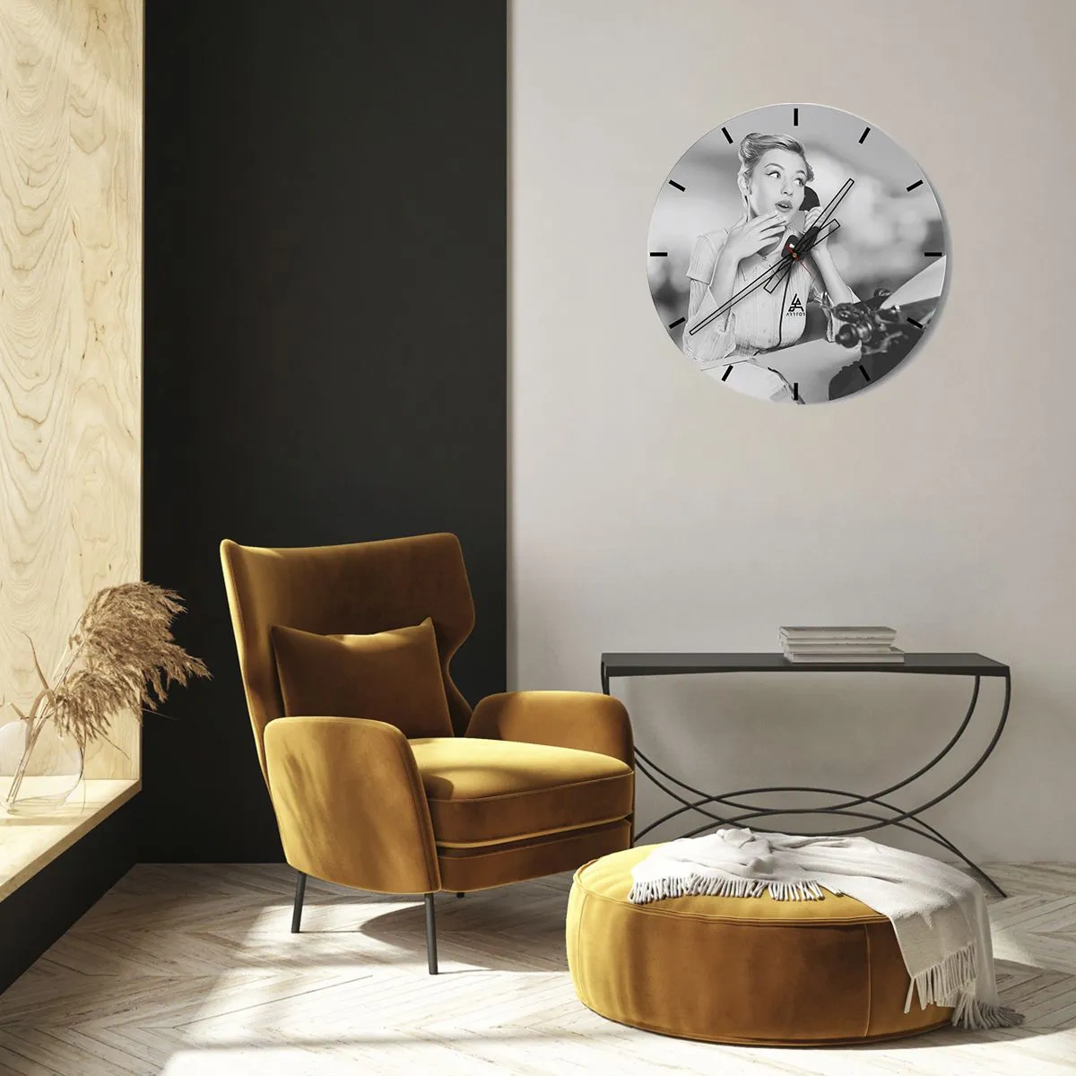 Wanduhr - Glasuhr - Frau mit Retro-Telefon an einer Schreibmaschine - 30x30cm - Hallo, wir sind in den 1950er Jahren. - Moderne Wanddekoration für Wohnzimmer, Küche und Schlafzimmer ARTTOR