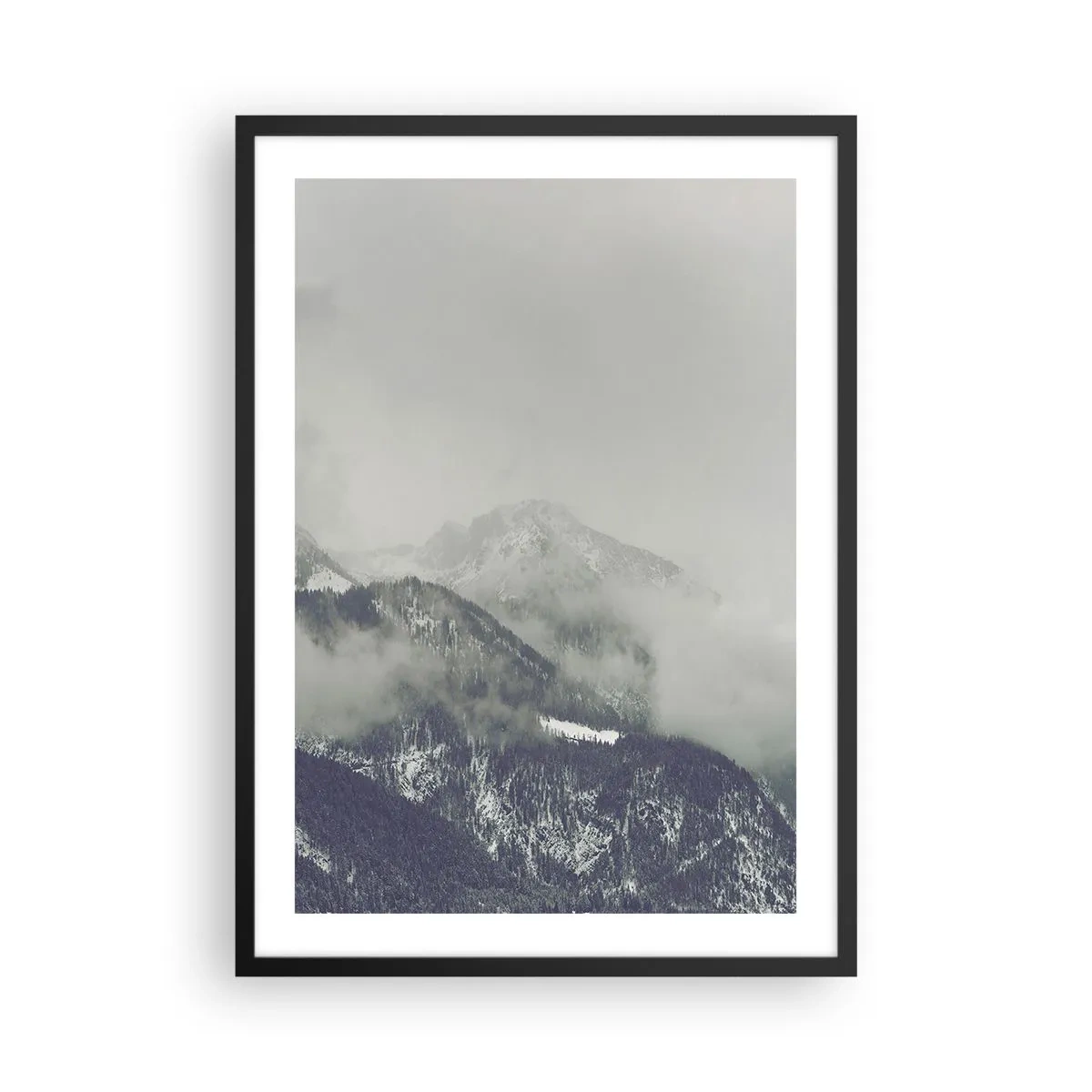 Poster in einem schwarzem Rahmen - Nebelige Berge mit geheimnisvoller Atmosphäre - 50x70cm - Nebliges Tal - Moderne Wanddekoration für Wohnzimmer und Schlafzimmer ARTTOR