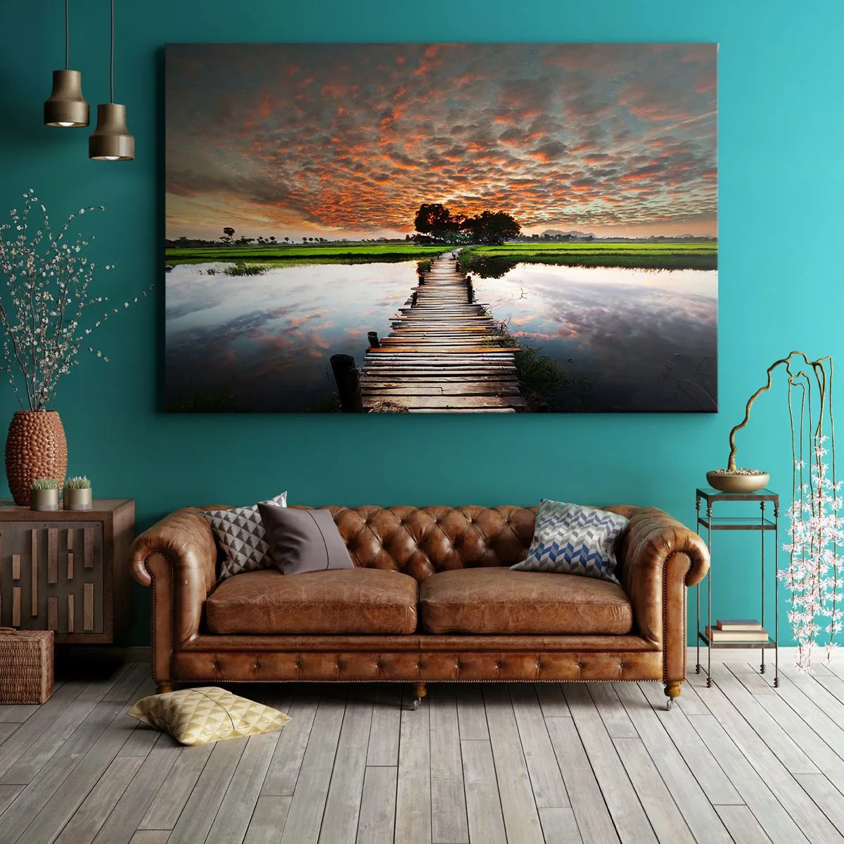 Bild auf Leinwand - Leinwandbild - Holzbrücke über dem Wasser bei Sonnenuntergang - 70x50cm - Arme ausstrecken - atmen - Moderne Wanddekoration für Wohnzimmer und Schlafzimmer ARTTOR