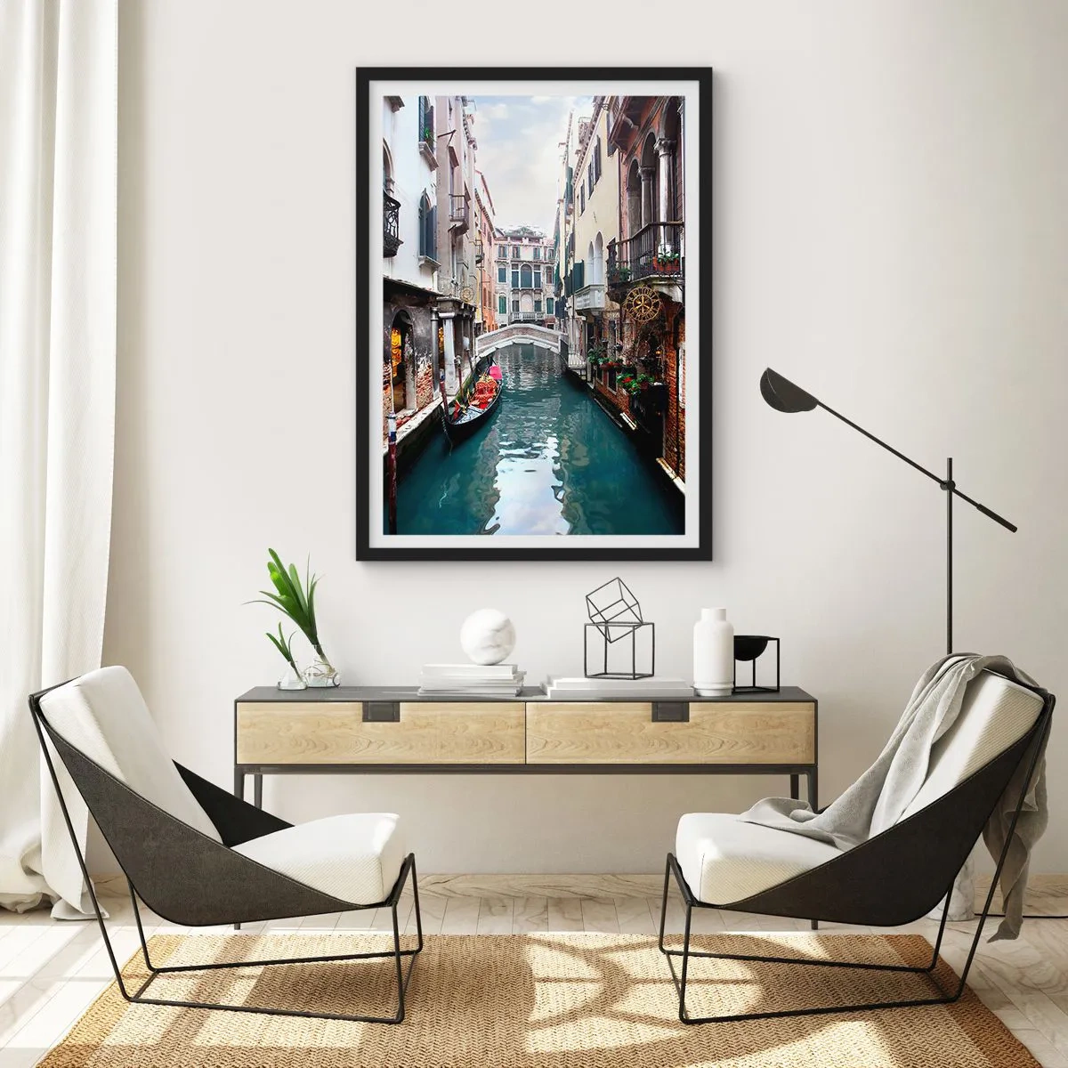 Poster in einem schwarzem Rahmen - Venezianische Landschaft mit Gondel und Brücke - 30x40 cm
