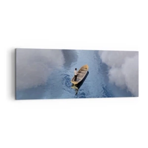 Bild auf Leinwand - Leinwandbild - Ein Mann in einem Boot auf einem ruhigen Meer, umgeben von Wolken - 140x50cm - Leben – Reise – unbekannt - Moderne Wanddekoration für Wohnzimmer und Schlafzimmer ARTTOR