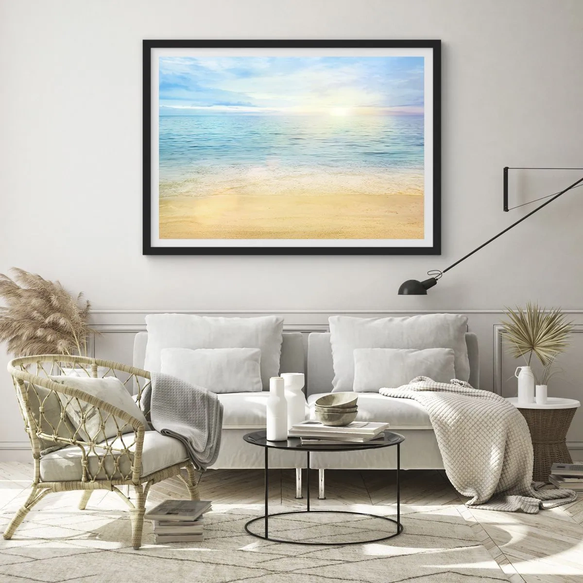 Poster in einem schwarzem Rahmen - Ein Strand mit türkisfarbenem Meer und klarem Himmel - 70x50cm - Großes Blau - Moderne Wanddekoration für Wohnzimmer und Schlafzimmer ARTTOR
