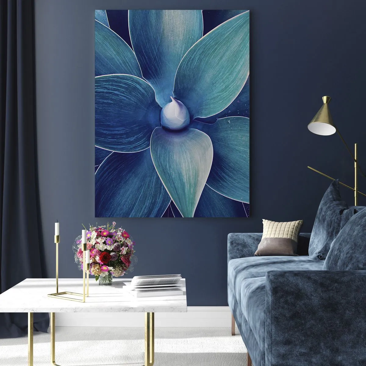 Glasbild - Bild auf glas - Nahaufnahme einer abstrakten Blume in Blautönen - 80x120cm - Bläulich vom Himmel - Moderne Wanddekoration für Wohnzimmer und Schlafzimmer ARTTOR