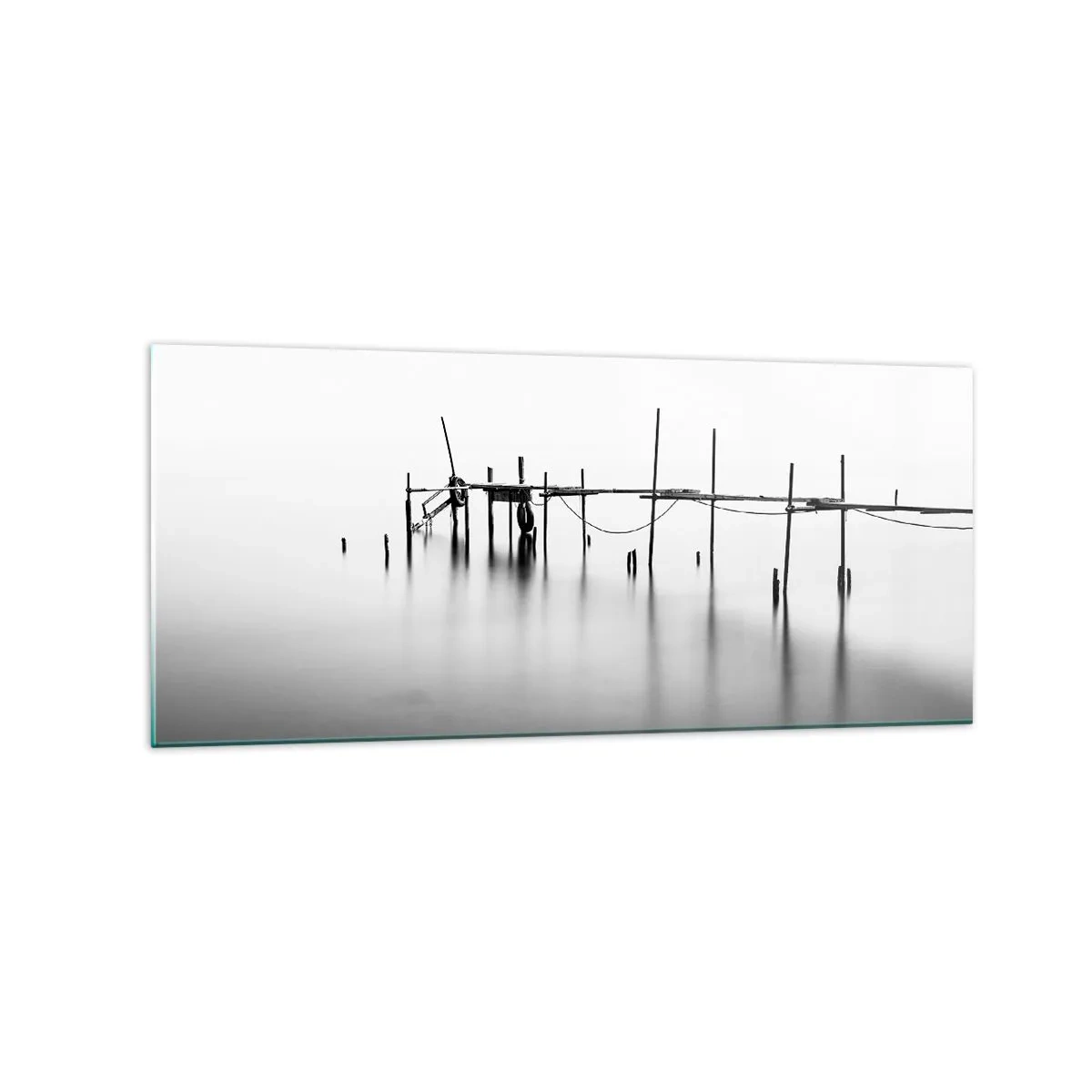 Glasbild - Bild auf glas - Ein schwarz-weißer Steg inmitten einer nebligen Landschaft - 120x50cm - Was ist, wenn es keine Welt gibt? - Moderne Wanddekoration für Wohnzimmer und Schlafzimmer ARTTOR