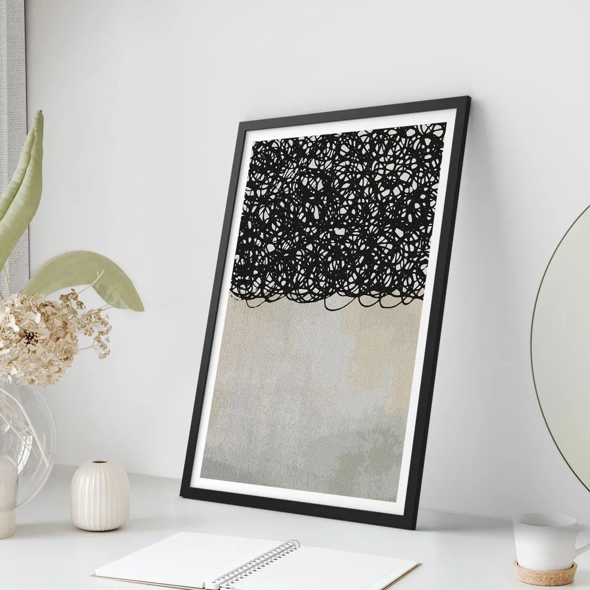 Poster in einem schwarzem Rahmen - Abstrakte Komposition mit schwarzen Linien auf hellem Hintergrund - 50x70cm - Turbulente Abstraktion - Moderne Wanddekoration für Wohnzimmer und Schlafzimmer ARTTOR