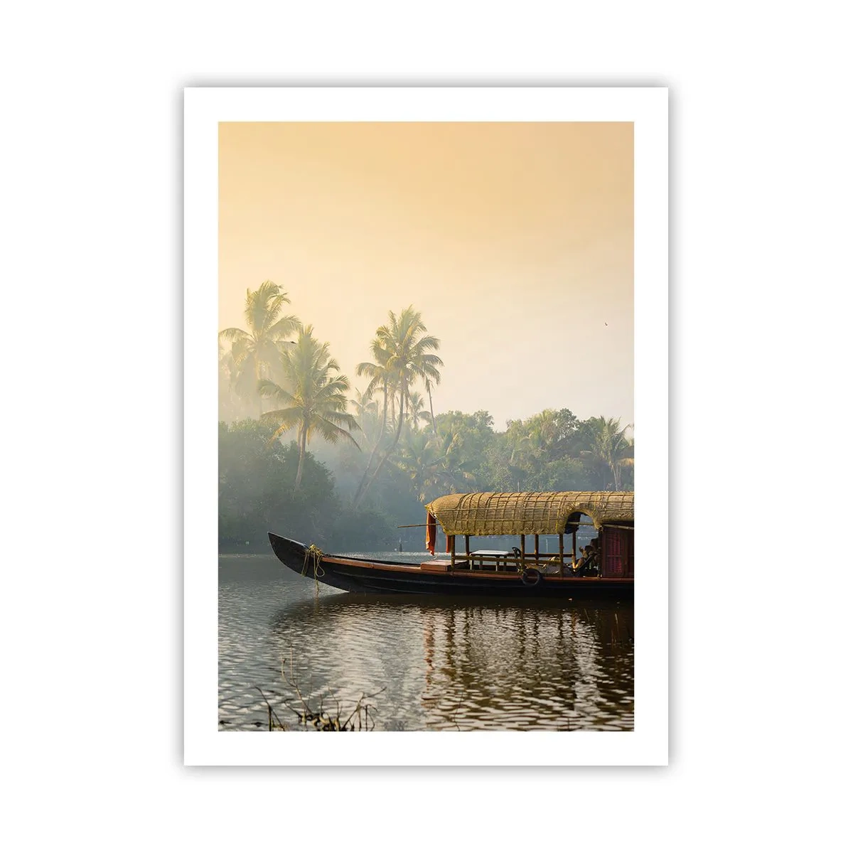 Poster - Traditionelles Boot auf einem Fluss zwischen Palmen bei Sonnenuntergang - 50x70cm - Haus am Fluss - Moderne Wanddekoration für Wohnzimmer und Schlafzimmer ARTTOR