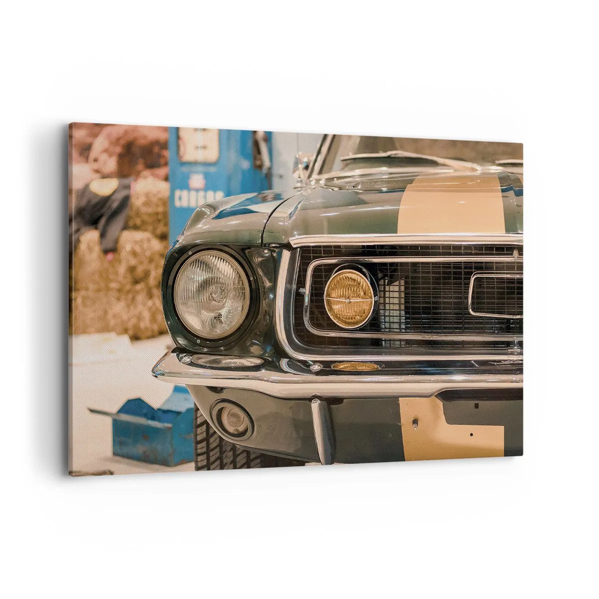 Bild auf Leinwand - Leinwandbild - Ein kultiges Retro-Auto in klassischer Umgebung - 120x80cm - Treffen mit einer Legende - Moderne Wanddekoration für Wohnzimmer und Schlafzimmer ARTTOR