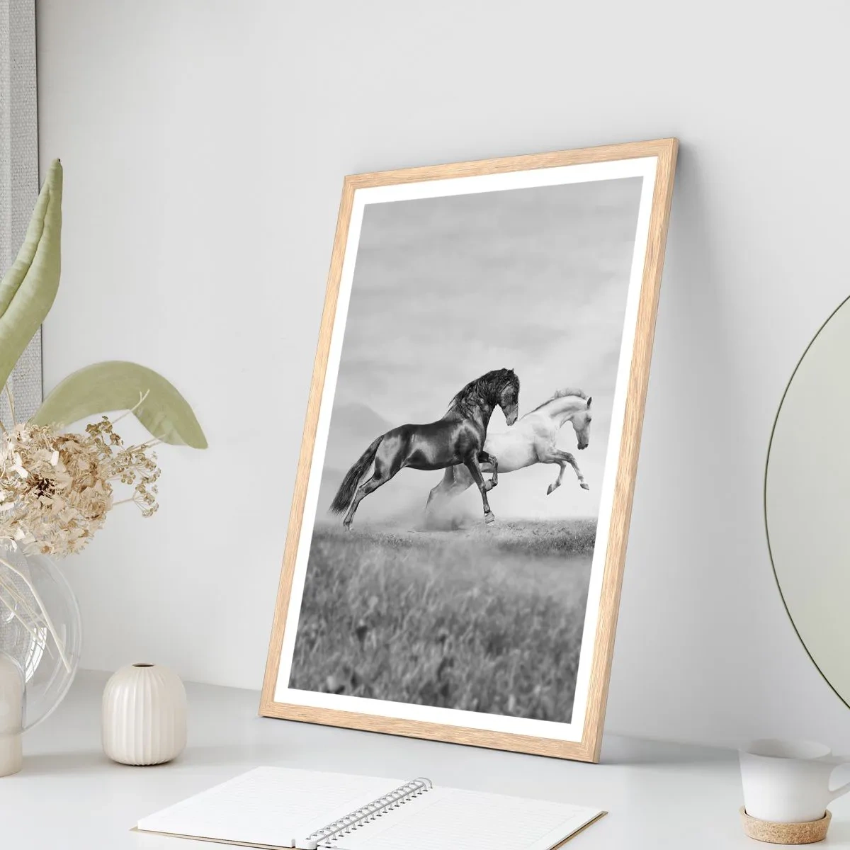 Poster in einem Rahmen aus heller Eiche - Engel und Dämonen - 70x100 cm