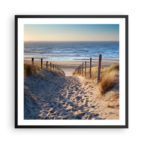 Poster in einem schwarzem Rahmen - Das Rauschen des Meeres, der Gesang der Vögel, ein wilder Strand im Gras ... - 60x60 cm