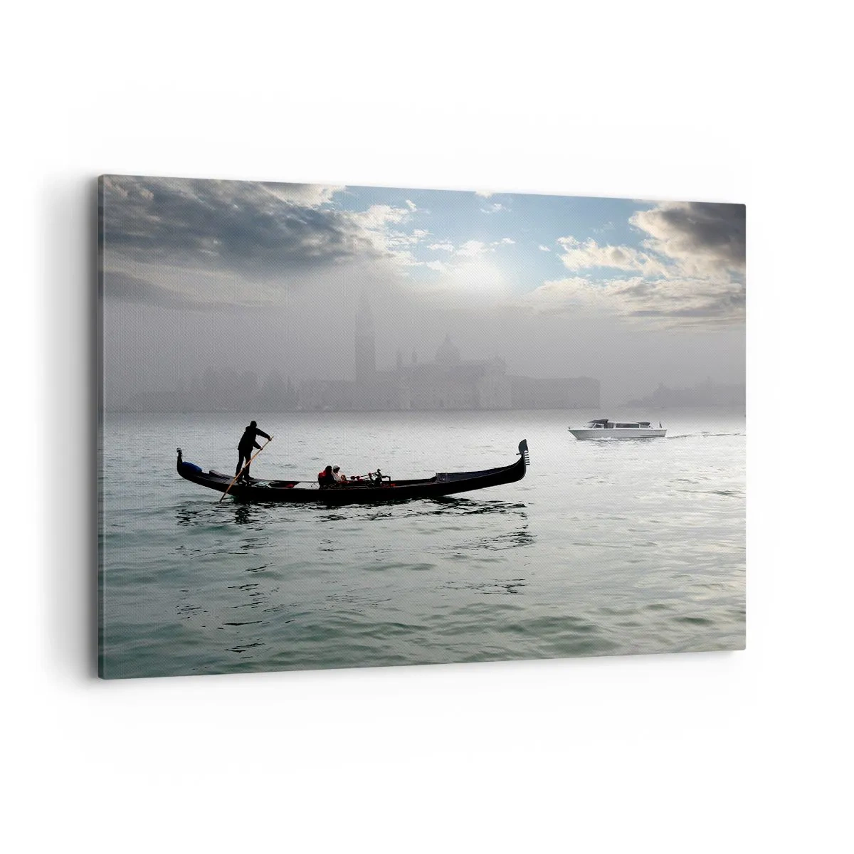 Bild auf Leinwand - Leinwandbild - An einem nebligen Morgen gleitet eine Gondel über die Gewässer Venedigs und bietet einen Blick auf die Stadt. - 100x70cm - Eine fabelhafte Stadt aus Wasser und Nebel - Moderne Wanddekoration für Wohnzimmer und Schlafzimm