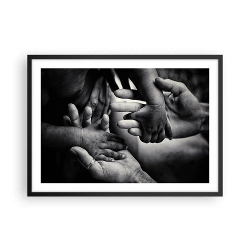 Poster in einem schwarzem Rahmen - Schwarze und weiße Hände verschiedener Generationen - 70x50cm - Mensch sein - Moderne Wanddekoration für Wohnzimmer und Schlafzimmer ARTTOR