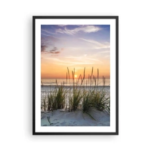 Poster in einem schwarzem Rahmen - Strand mit Vegetation bei Sonnenaufgang - 50x70cm - Schau, denk, fühl - Moderne Wanddekoration für Wohnzimmer und Schlafzimmer ARTTOR