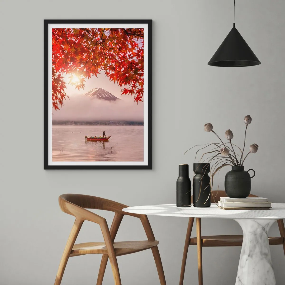 Poster in einem schwarzem Rahmen - Mount Fuji mit einem Boot auf einem See und Herbstlaub - 50x70cm - Im japanischen Klima - Moderne Wanddekoration für Wohnzimmer und Schlafzimmer ARTTOR