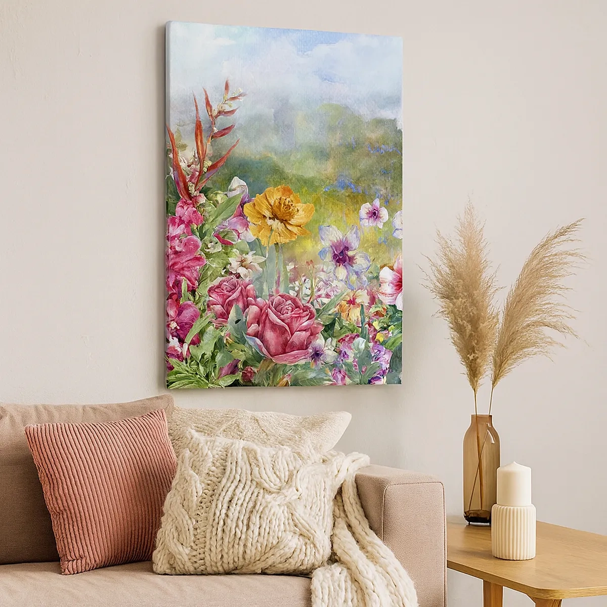 Bild auf Leinwand - Leinwandbild - Eine farbenfrohe Blumenkomposition vor einem pastellfarbenen Landschaftshintergrund - 50x70cm - Ein Garten, der verrückt geworden ist - Moderne Wanddekoration für Wohnzimmer und Schlafzimmer ARTTOR