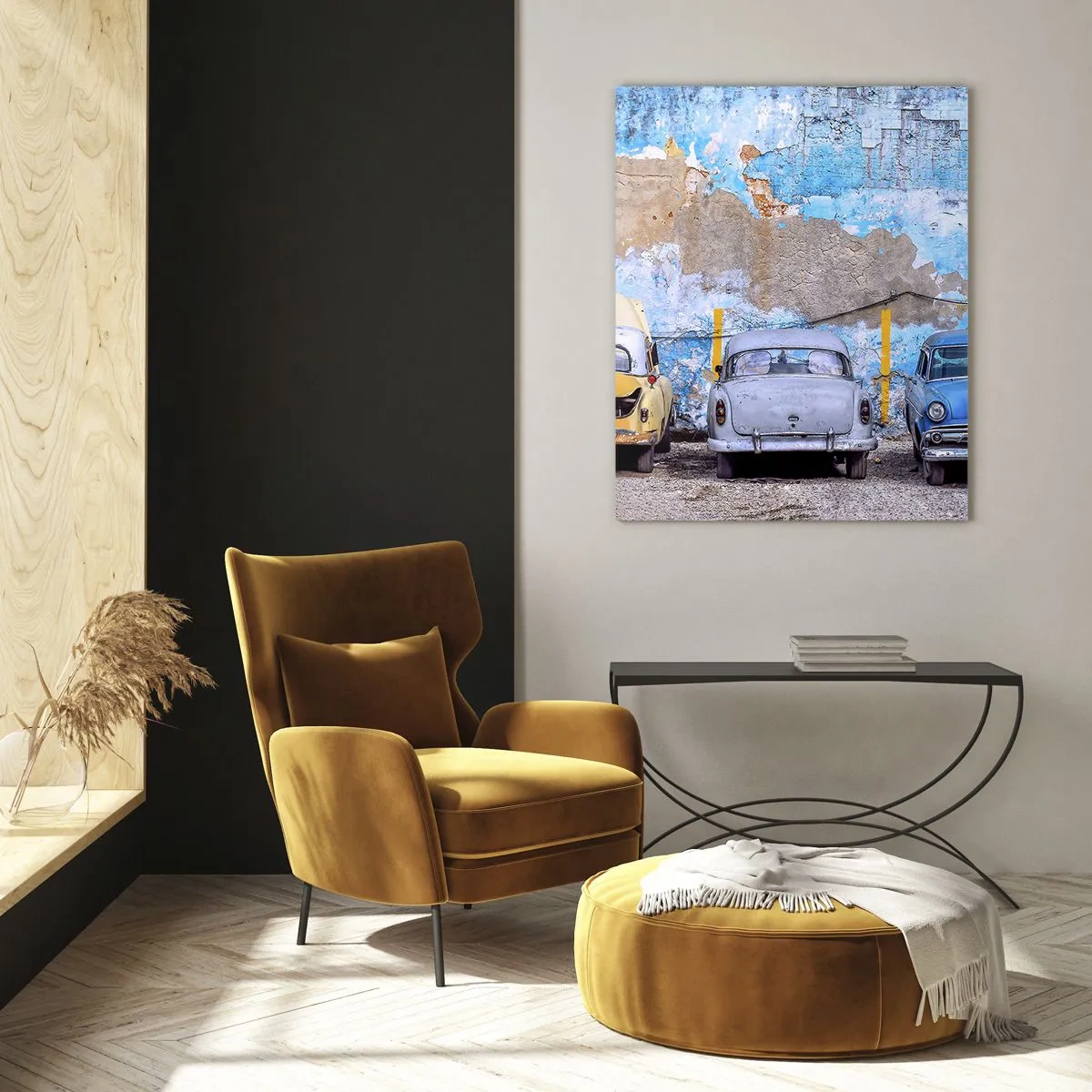 Glasbild - Bild auf glas - Alte Autos vor dem Hintergrund einer zerstörten Mauer - 80x120cm - Treffen der Veteranen - Moderne Wanddekoration für Wohnzimmer und Schlafzimmer ARTTOR