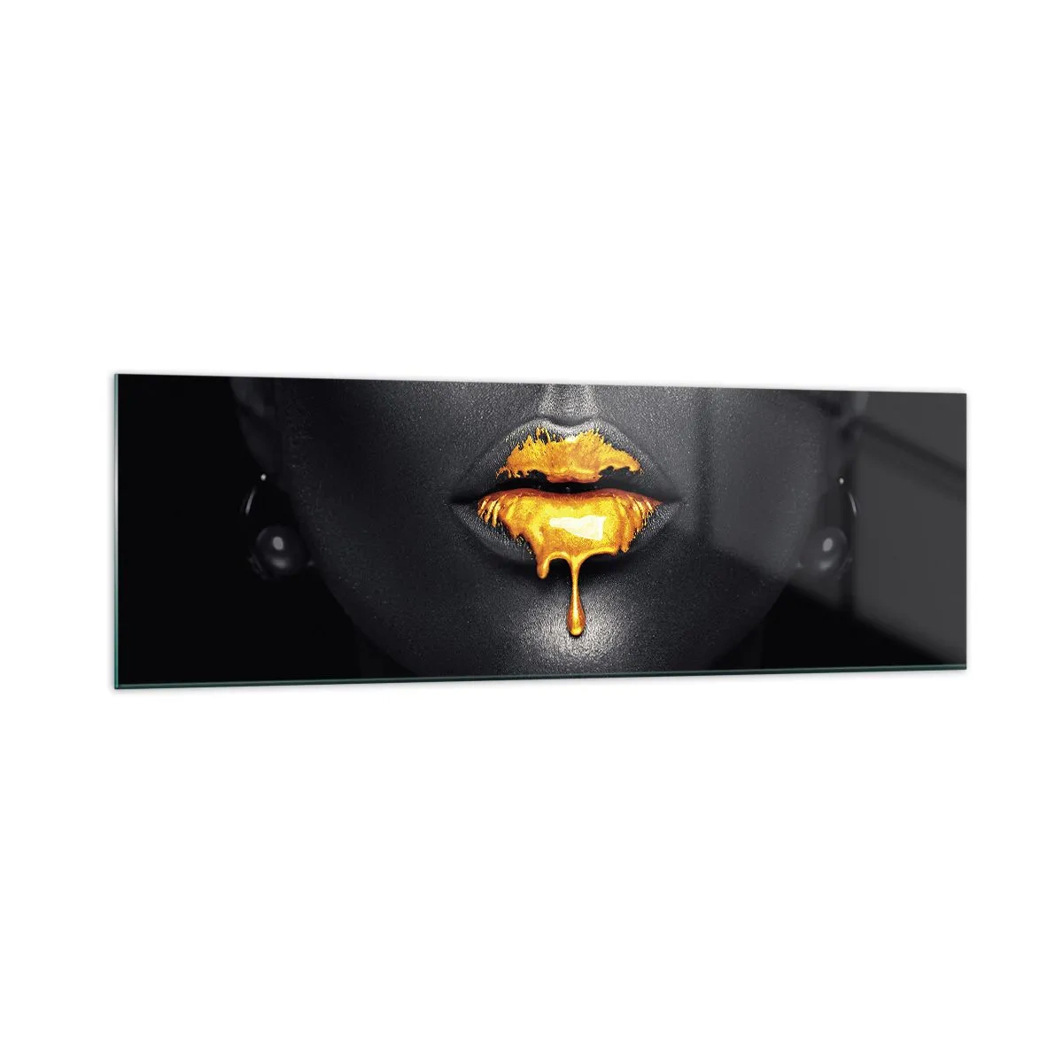 Glasbild - Bild auf glas - Schwarz-goldenes Porträt einer Frau mit einem Tropfen Gold auf den Lippen - 160x50cm - Goldmaul - Moderne Wanddekoration für Wohnzimmer und Schlafzimmer ARTTOR