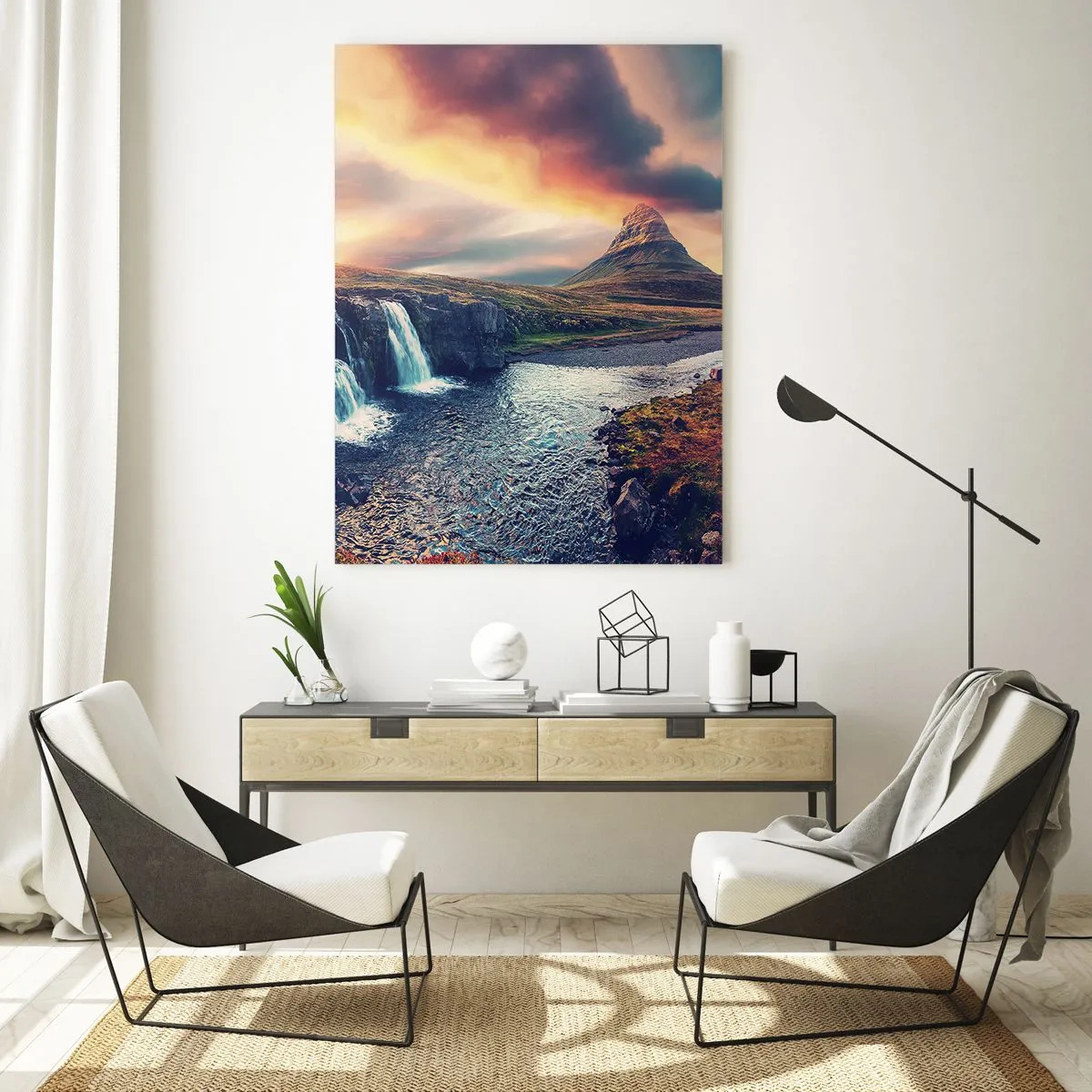 Glasbild - Bild auf glas - Wasserfall und Berg bei Sonnenuntergang in der isländischen Landschaft - 50x70cm - In der Majestät der Natur - Moderne Wanddekoration für Wohnzimmer und Schlafzimmer ARTTOR