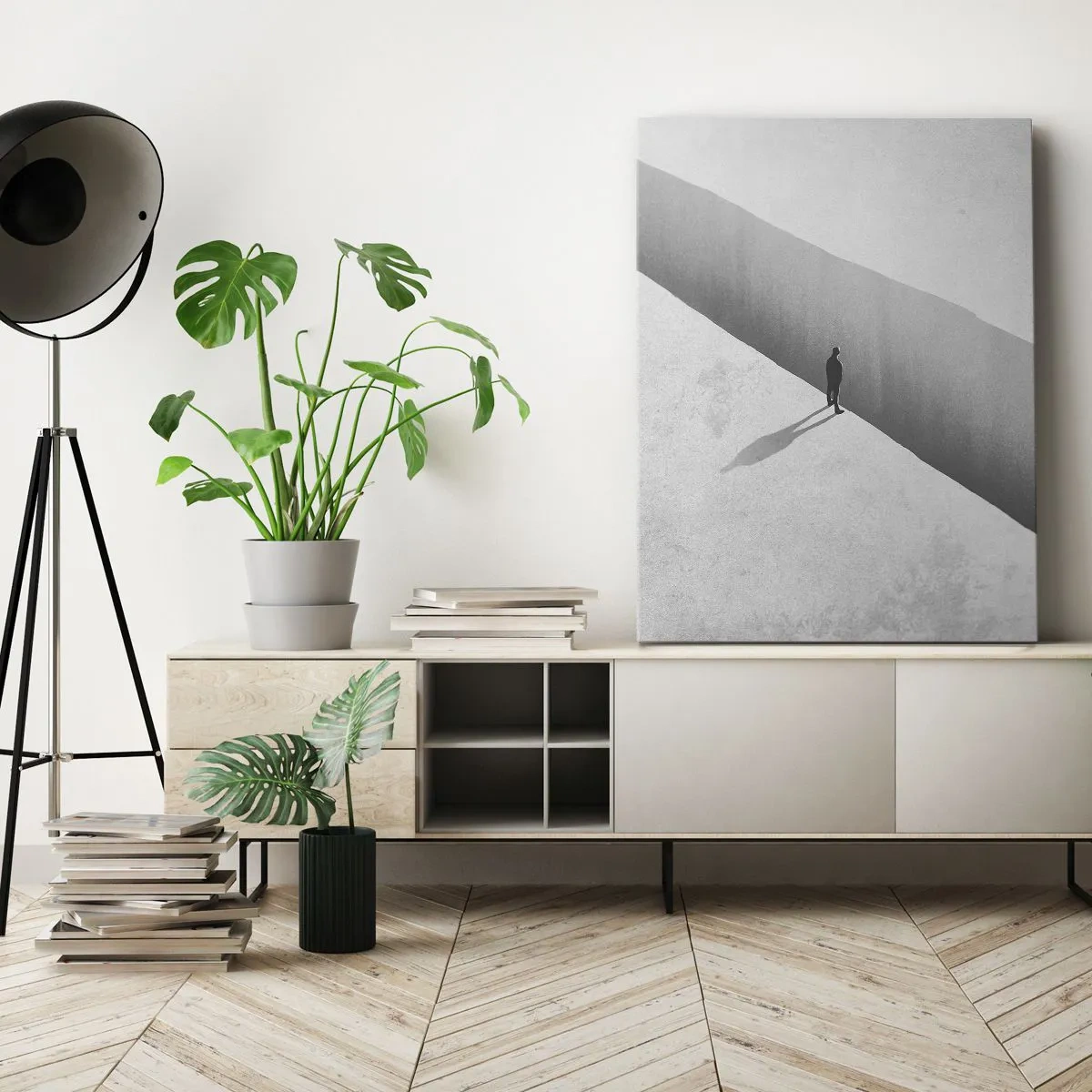 Bild auf Leinwand - Leinwandbild - Eine einsame Gestalt steht in einer monochromen Umgebung über einem tiefen Abgrund. - 70x100cm - Klares Ziel - Moderne Wanddekoration für Wohnzimmer und Schlafzimmer ARTTOR