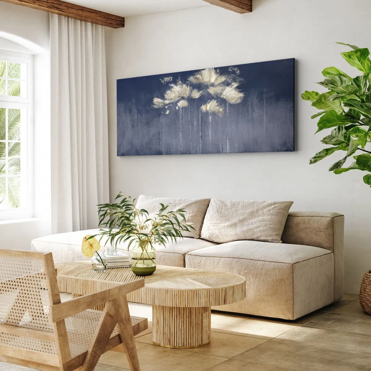 Bild auf Leinwand - Leinwandbild - Zarte Blüten auf blauem Hintergrund - 140x50cm - Wie Blütenblätter im Wind - Moderne Wanddekoration für Wohnzimmer und Schlafzimmer ARTTOR