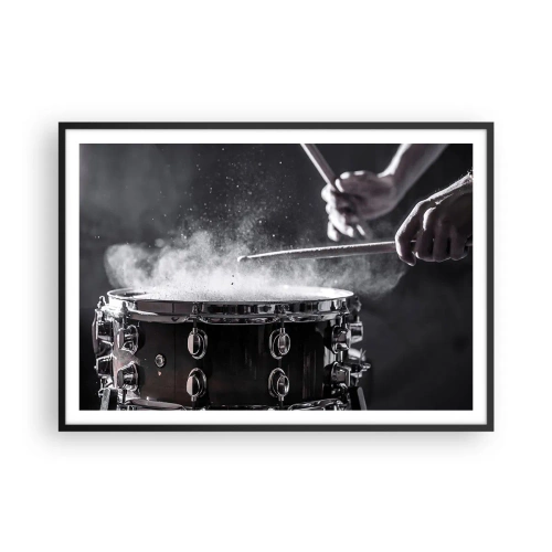 Poster in einem schwarzem Rahmen - Schlagen der Snare Drum mit Sticks mit Staubeffekt - 100x70cm - Der Puls der Musik - Moderne Wanddekoration für Wohnzimmer und Schlafzimmer ARTTOR