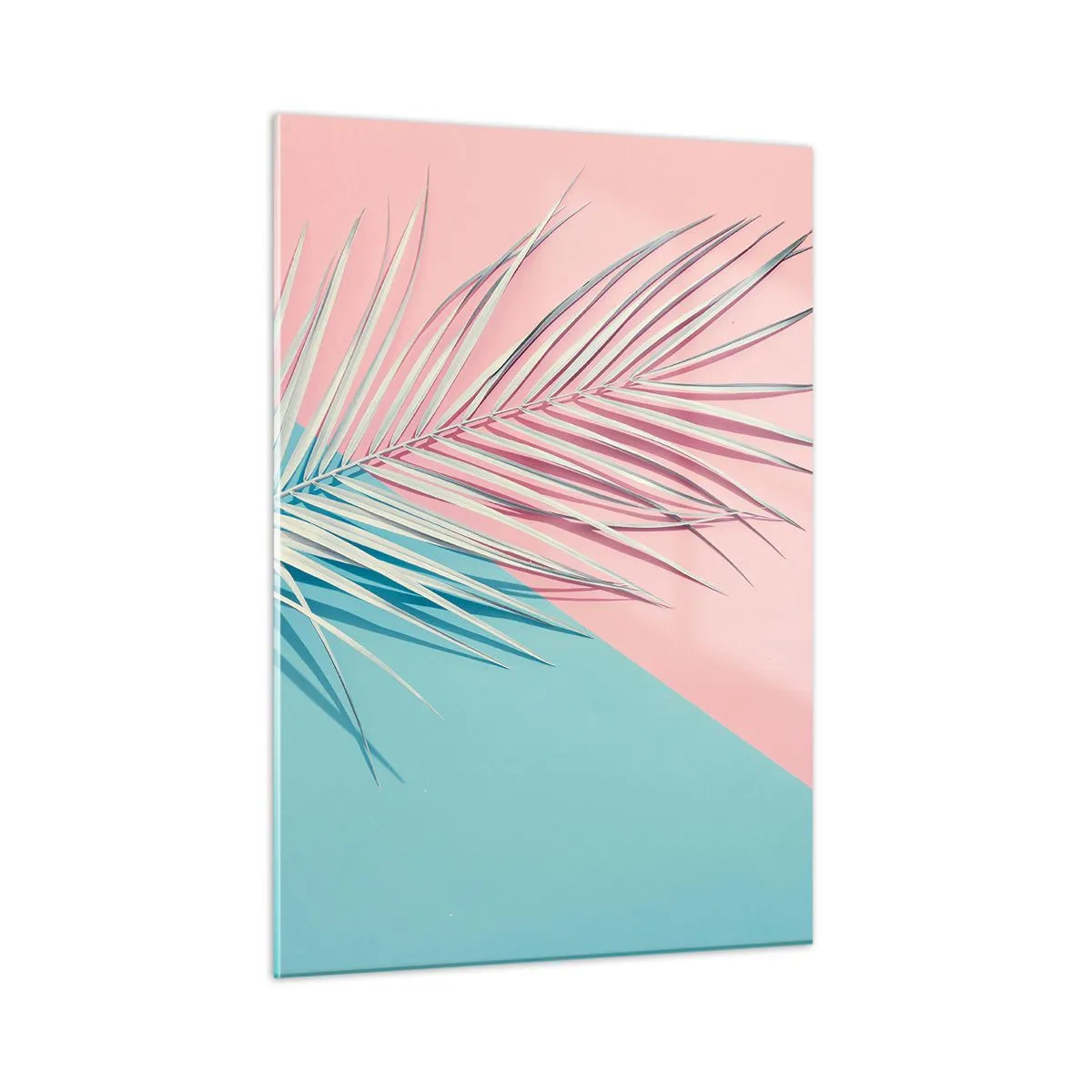Glasbild - Bild auf glas - Ein Palmblatt auf pastellfarbenem Hintergrund in einer geometrischen Komposition - 50x70cm - Tropischer Eindruck - Moderne Wanddekoration für Wohnzimmer und Schlafzimmer ARTTOR