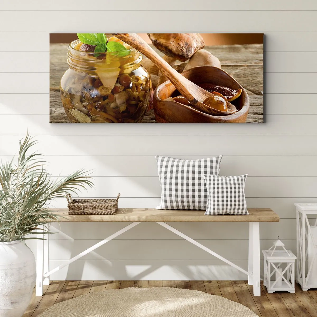 Bild auf Leinwand - Leinwandbild - Natürliche Pilze in einem Glas auf einem rustikalen Tisch - 140x50cm - Ob frisch oder gesalzen, oder in der Herbstsaison ... - Moderne Wanddekoration für Wohnzimmer und Schlafzimmer ARTTOR