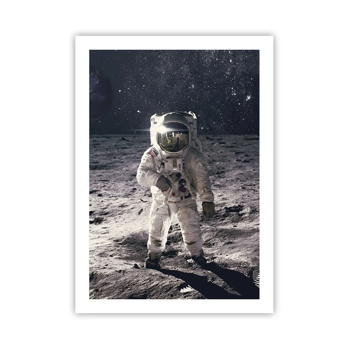 Poster - Astronaut auf dem Mond mit Blick auf die Sterne - 50x70cm - Grüße vom Mond - Moderne Wanddekoration für Wohnzimmer und Schlafzimmer ARTTOR