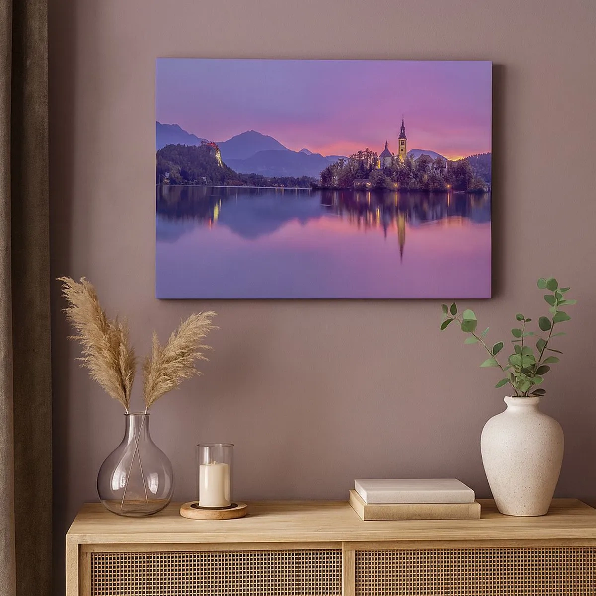 Bild auf Leinwand - Leinwandbild - See mit einer Insel und einer Kirche bei Sonnenuntergang - 70x50cm - Eine märchenhafte Insel in der Abenddämmerung - Moderne Wanddekoration für Wohnzimmer und Schlafzimmer ARTTOR