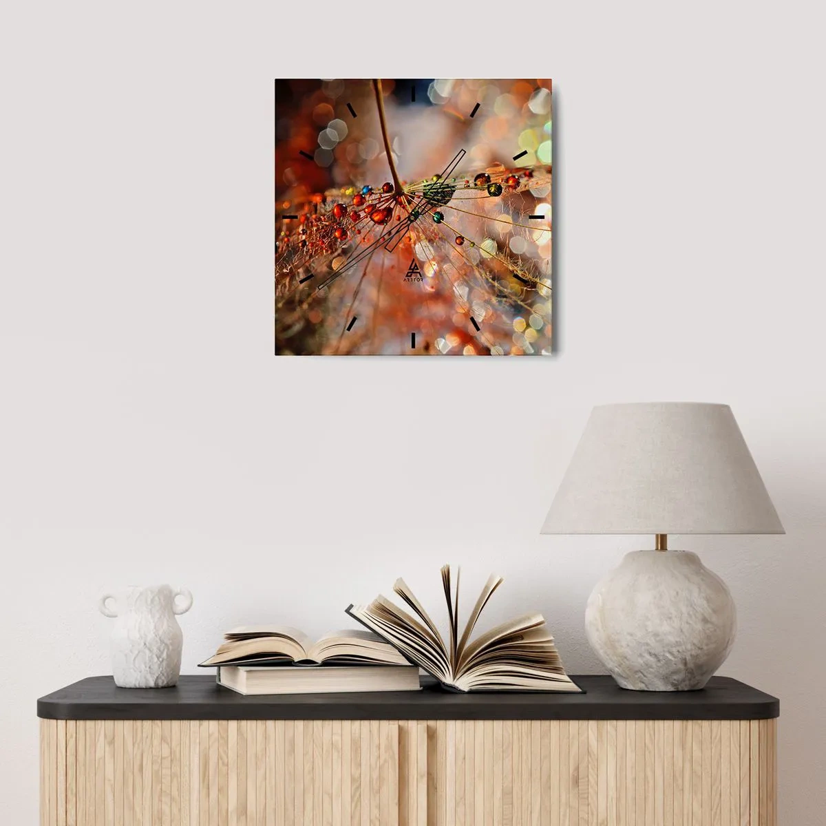 Wanduhr - Glasuhr - Makrofotografie eines Wassertropfens auf einer zarten Pflanze - 30x30cm - Auf einem Spinnenfaden aufgefädelt - Moderne Wanddekoration für Wohnzimmer und Schlafzimmer ARTTOR